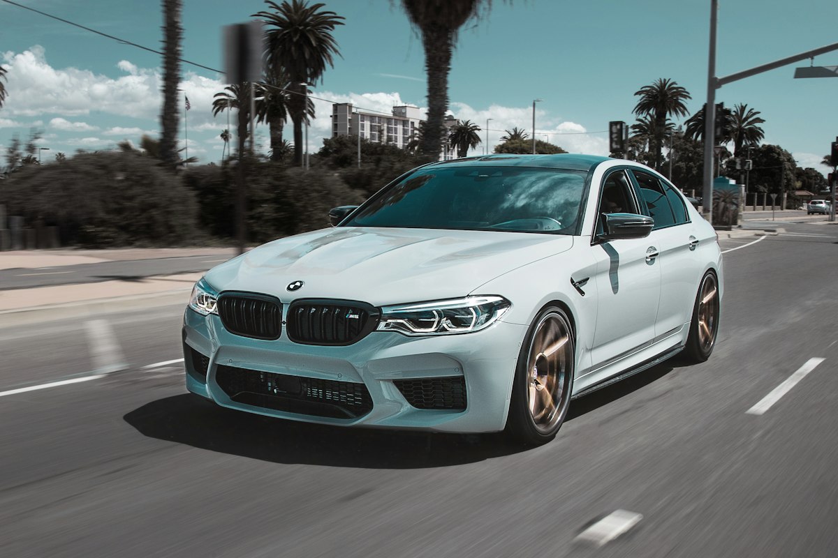 BMW 行駛情境照片
